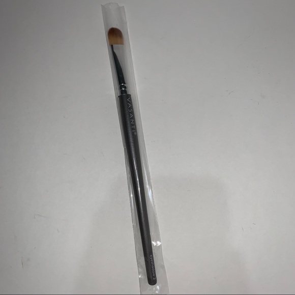 2 for $15 Vasanti Eye Shadow 2 - Picture 1 of 2